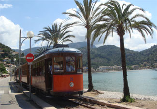 C'an-Pau-Villa-Biniaraix-Village-Soller-Tram
